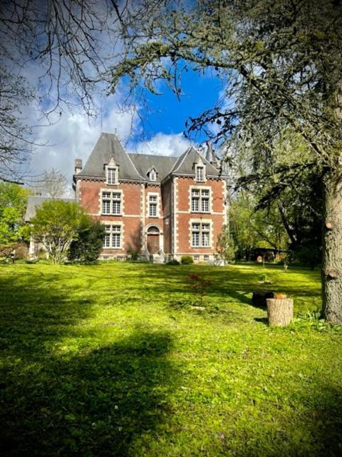 Domaine De La Croix De Saint Lambert Bed & Breakfast Poix-Terron Exterior photo